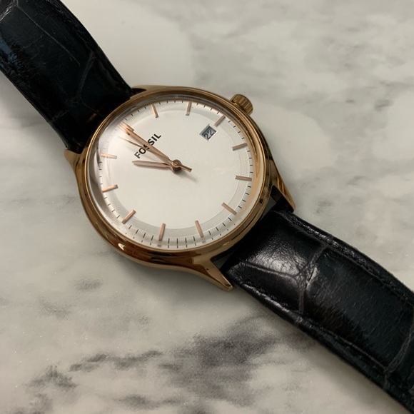 Leather Strap Fossil Watch - Picture 2 of 7